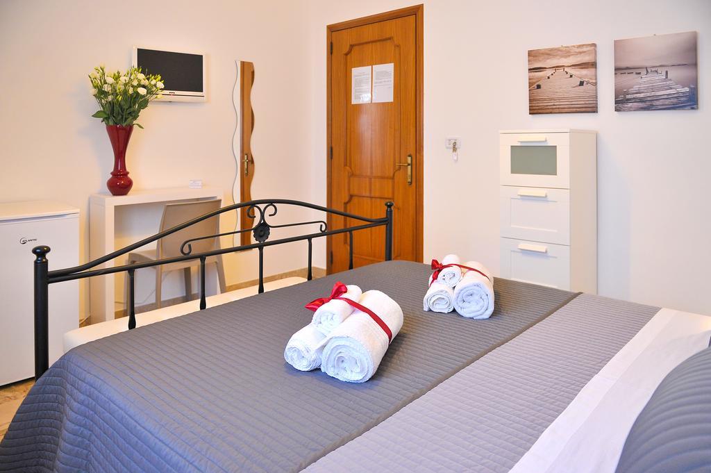 Lu Puzzu Luengu B&B Leverano Εξωτερικό φωτογραφία